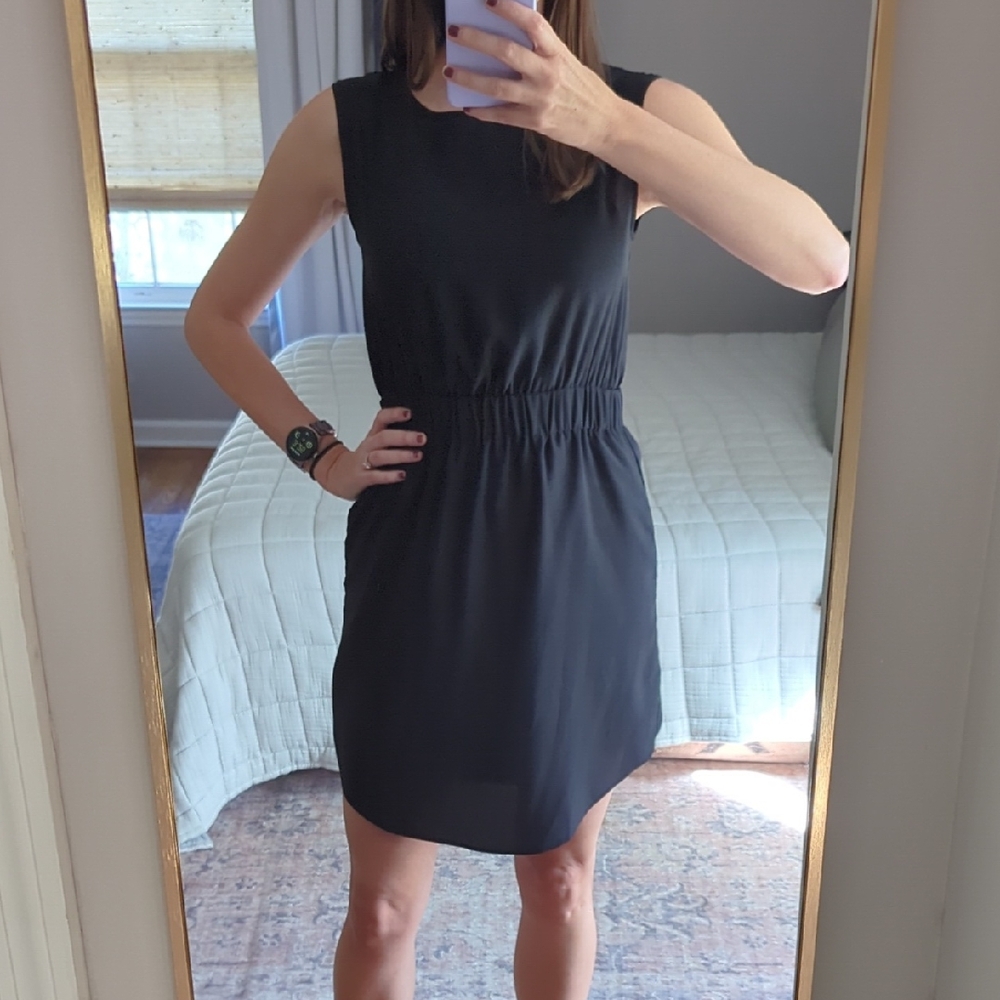 Chic Black Sleeveless Mini Dress